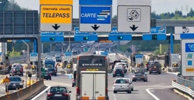 Pedaggi autostrade bloccati e alcuni aumenti in vista